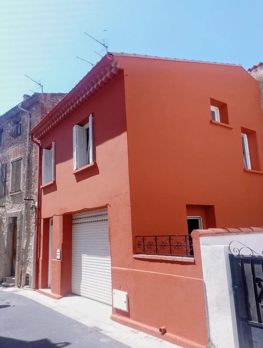 Façade après les travaux de ravalement au Soler