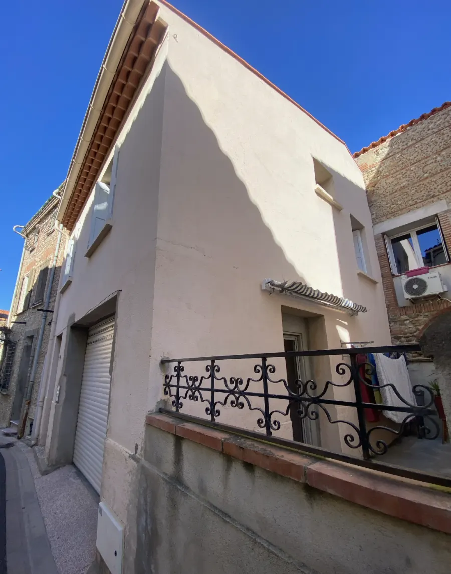 Façade avant les travaux de ravalement au Soler